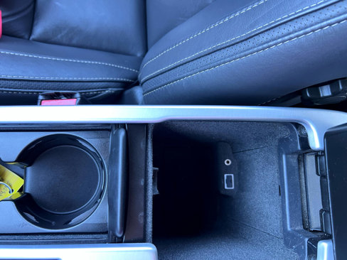 Used 2011 Volvo C70 T5 w/ Convenience Pkg image 31
