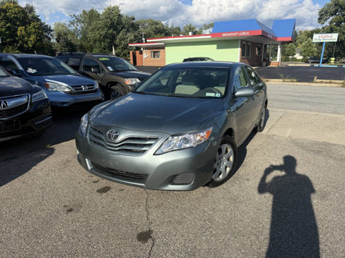 Used 2010 Toyota Camry LE image 3