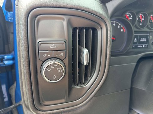 Used 2022 Chevrolet Silverado 1500 Custom image 32