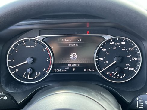 Used 2024 Nissan Rogue SV image 17