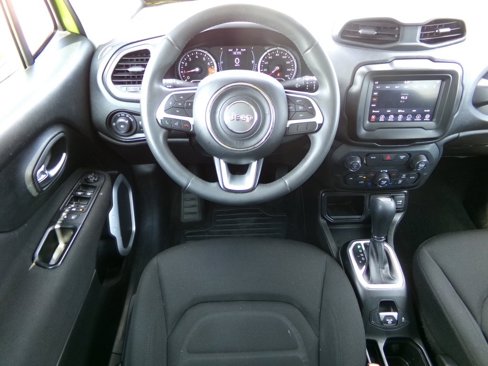 Used 2018 Jeep Renegade Latitude image 6