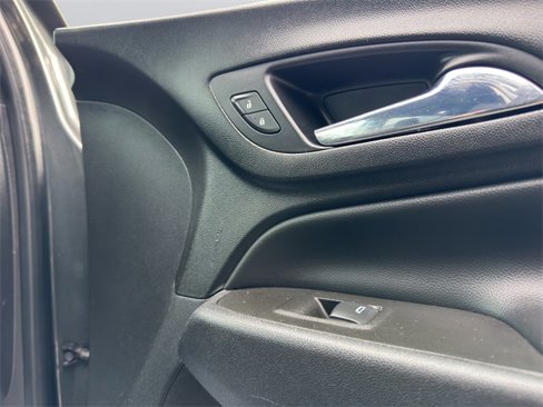 Used 2021 Chevrolet Equinox LT image 17
