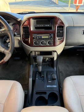 Used 2002 Mitsubishi Montero Limited image 9