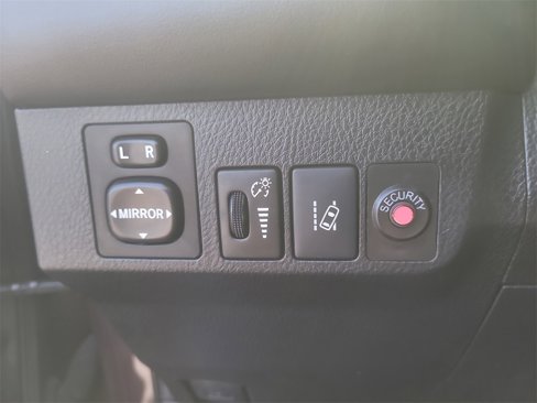 Used 2017 Toyota RAV4 Limited image 30