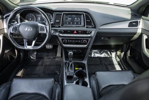 Used 2018 Hyundai Sonata Sport image 3