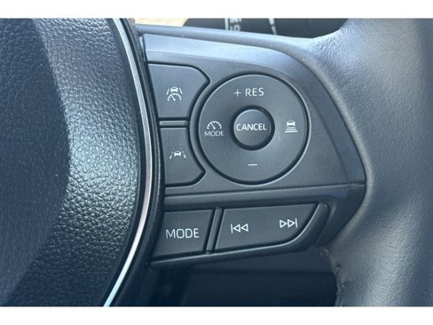 Used 2025 Toyota Corolla SE image 36