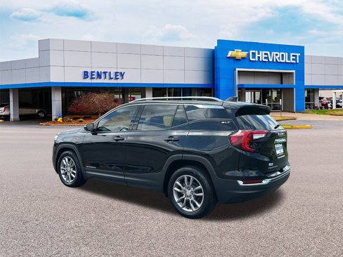 Used 2022 GMC Terrain SLT image 3