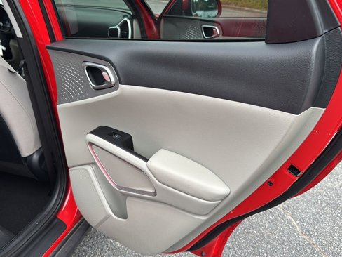 Used 2022 Kia Soul LX image 13
