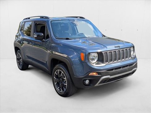 Used 2023 Jeep Renegade Latitude image 3