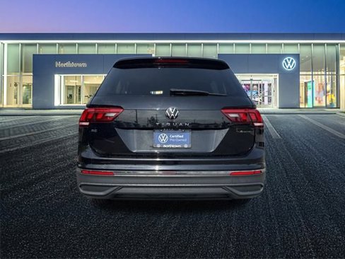 Certified 2022 Volkswagen Tiguan SE image 5