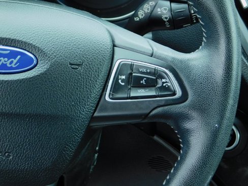 Used 2019 Ford Escape SE image 15