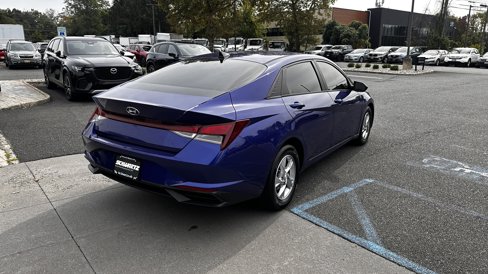 Used 2021 Hyundai Elantra SE image 9