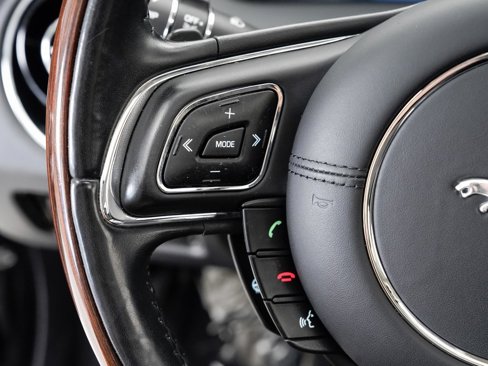 Used 2012 Jaguar XJ L image 13