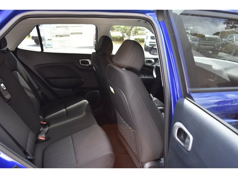 New 2025 Hyundai Venue SE image 15