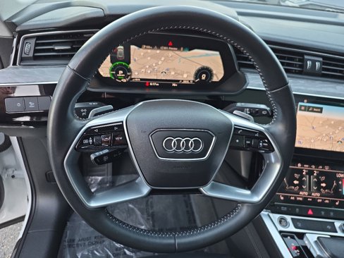 Used 2021 Audi e-tron Premium w/ Convenience Plus Package image 34