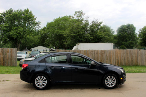 Used 2015 Chevrolet Cruze LS image 11