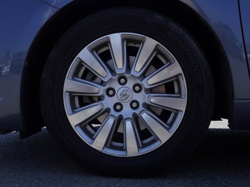 Used 2017 Toyota Sienna Limited Premium image 11
