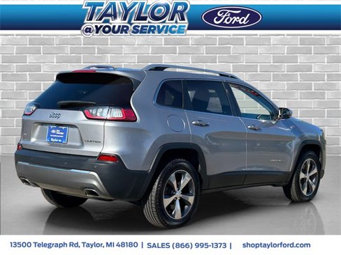 Used 2019 Jeep Cherokee Limited w/ Luxury Group image 3