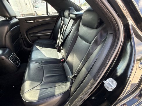 Used 2014 Chrysler 300 C image 25