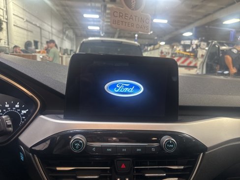 Used 2020 Ford Escape SEL image 27