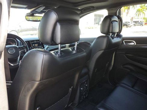 Used 2021 Jeep Grand Cherokee Limited image 21
