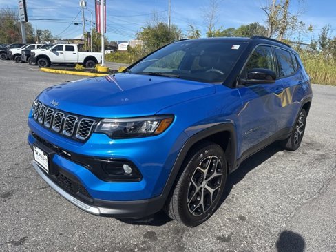 Used 2024 Jeep Compass Limited image 3