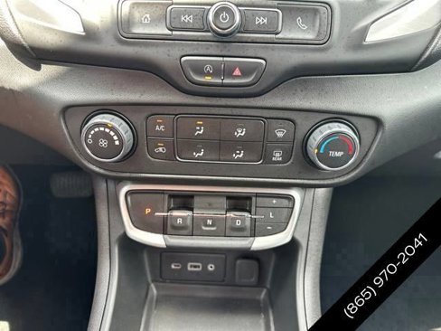 Used 2024 GMC Terrain SLE image 12