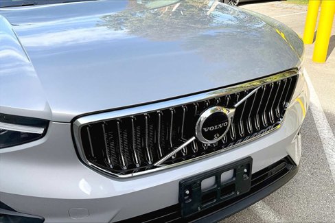 Used 2024 Volvo XC40 B5 Plus w/ Protection Package Premier image 29