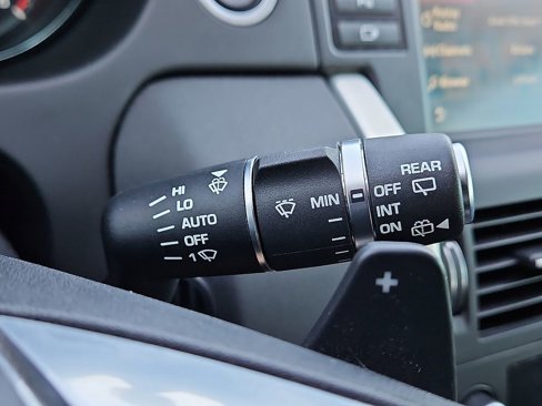 Used 2017 Land Rover Discovery Sport SE image 20