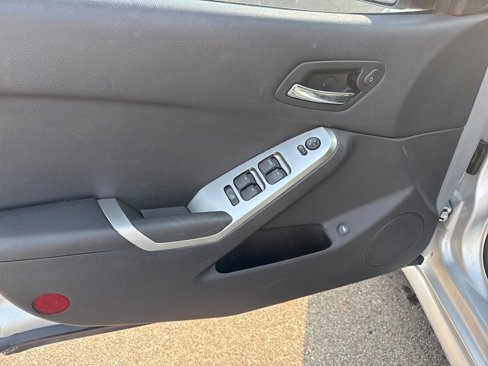 Used 2010 Pontiac G6 Sedan image 9