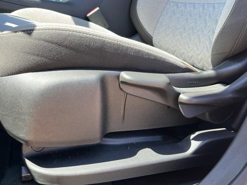 Used 2023 Chevrolet Equinox LS image 25