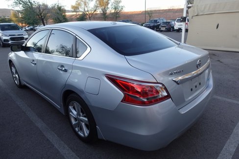Used 2013 Nissan Altima 2.5 SV image 4