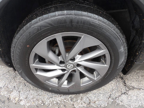 Used 2016 Nissan Rogue SL w/ SL Premium Package image 5