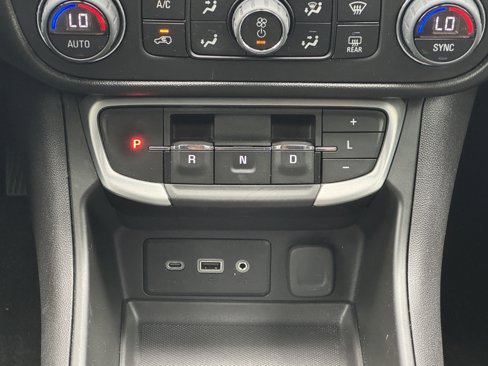 Used 2022 GMC Terrain SLE w/ Driver Convenience Package image 19