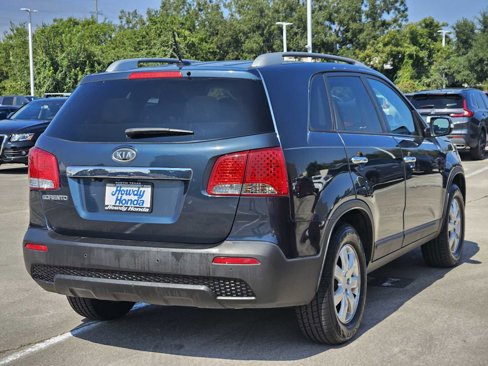 Used 2011 Kia Sorento LX w/ Convenience Pkg image 5