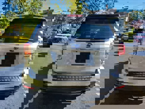 Used 2018 Subaru Forester 2.5i Premium w/ All-Weather Package image 4