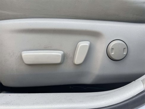 Used 2012 Toyota Camry image 16