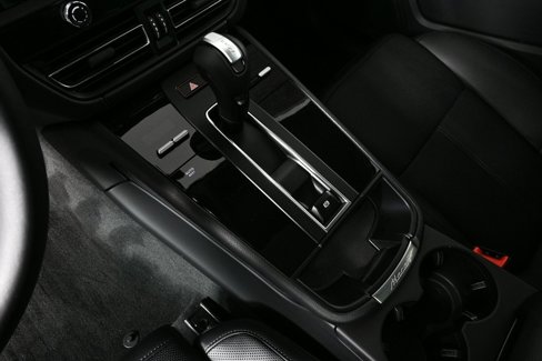 Certified 2025 Porsche Macan image 19