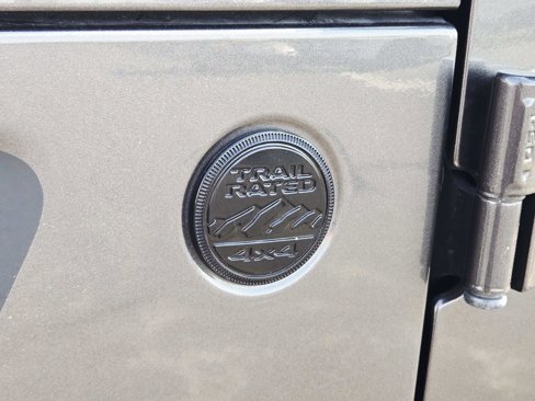 Used 2021 Jeep Wrangler Unlimited Sport image 23