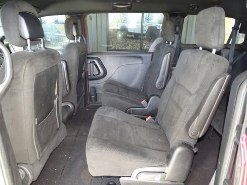 Used 2017 Dodge Grand Caravan SE image 6