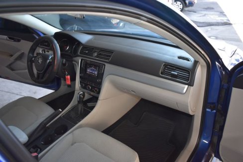 Used 2017 Volkswagen Passat 1.8T S image 17