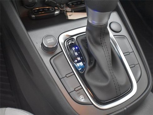 Used 2023 Hyundai Kona SEL w/ Winter Weather Package image 16