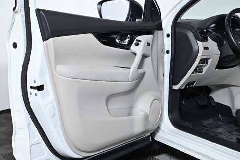 Certified 2022 Nissan Rogue Sport SV w/ Technology Package image 28