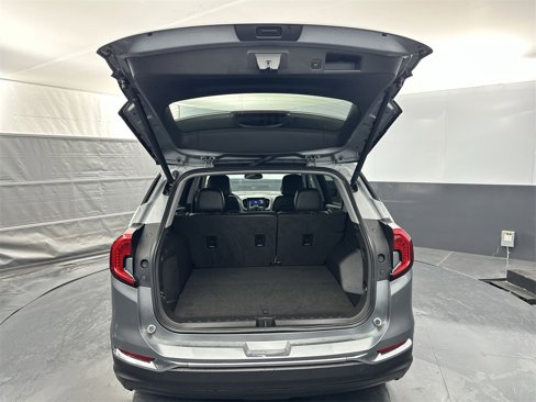 Used 2023 GMC Terrain SLT image 19