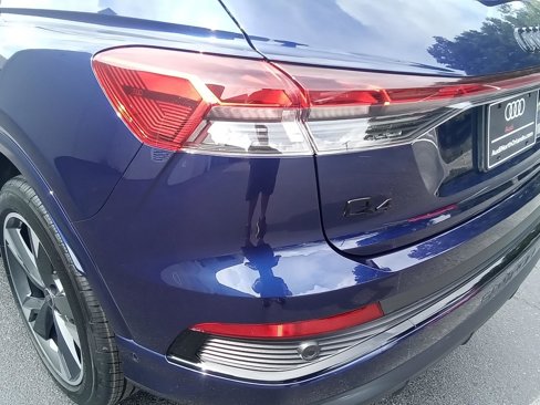 Certified 2024 Audi Q4 e-tron Premium Plus image 9