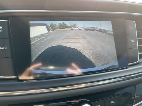 Used 2019 Buick Enclave Essence image 38