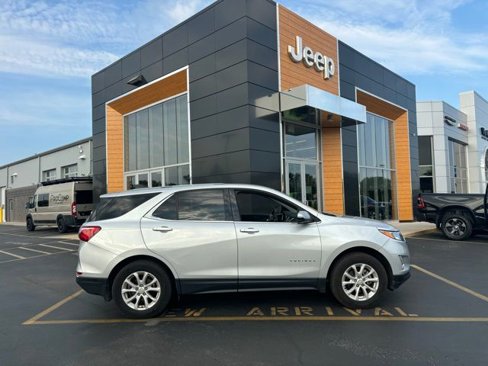 Used 2018 Chevrolet Equinox LT image 1