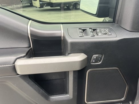 Used 2018 Ford F150 Raptor w/ Equipment Group 802A Luxury image 16