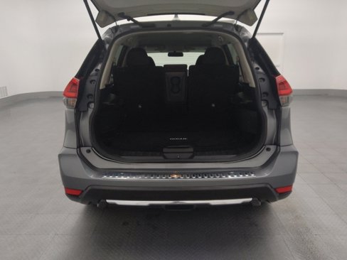 Used 2018 Nissan Rogue S image 29