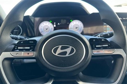 Certified 2024 Hyundai Elantra SEL image 24